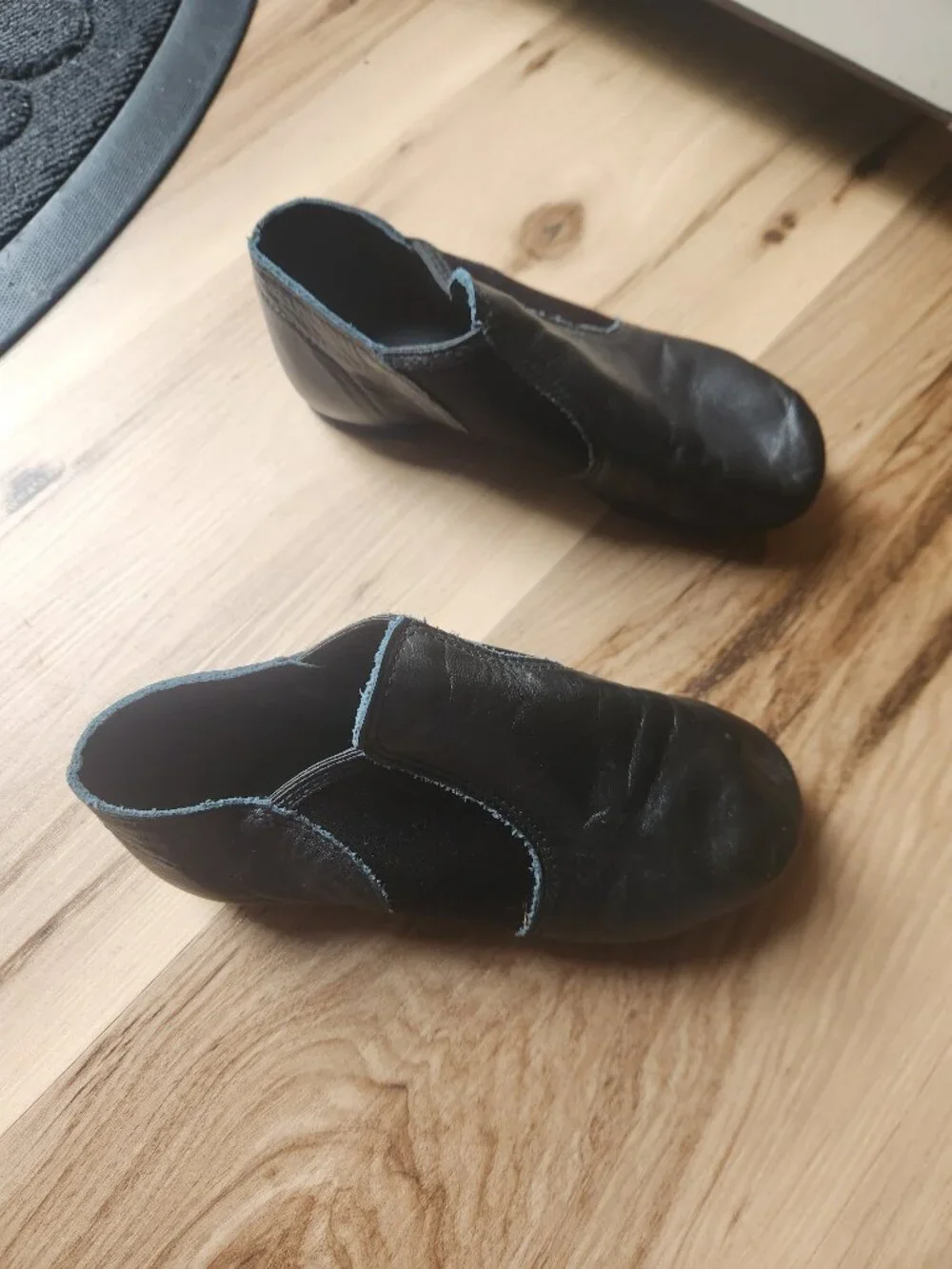 CAPEZIO Black Leather Dance Shoes Little Girls size 1